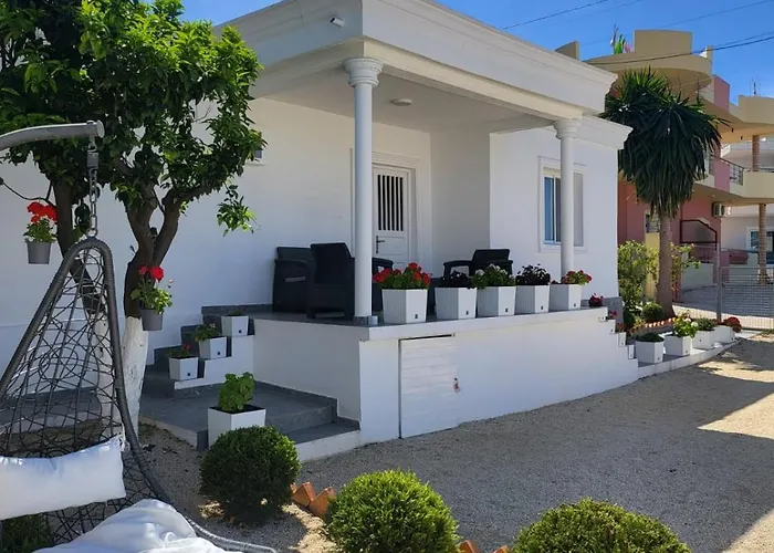Vila Ademi Ksamil