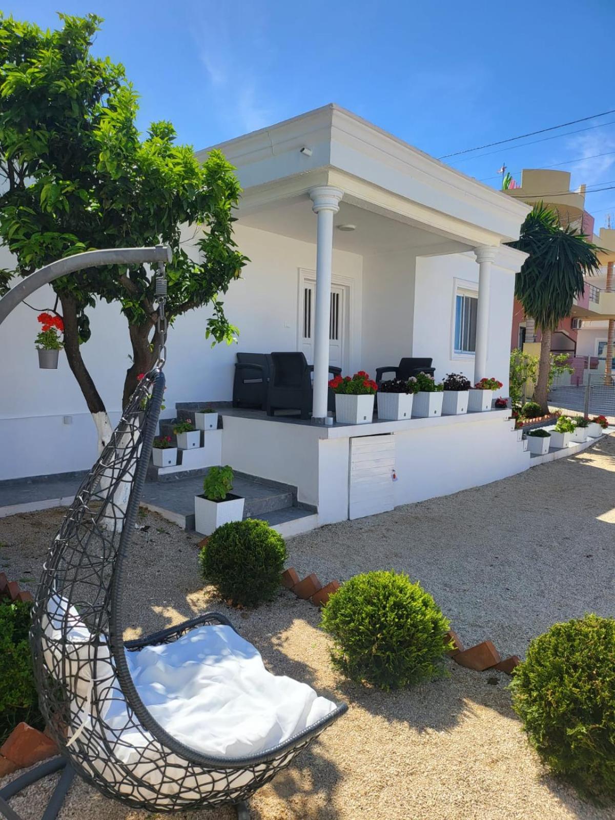 Ademi Villa